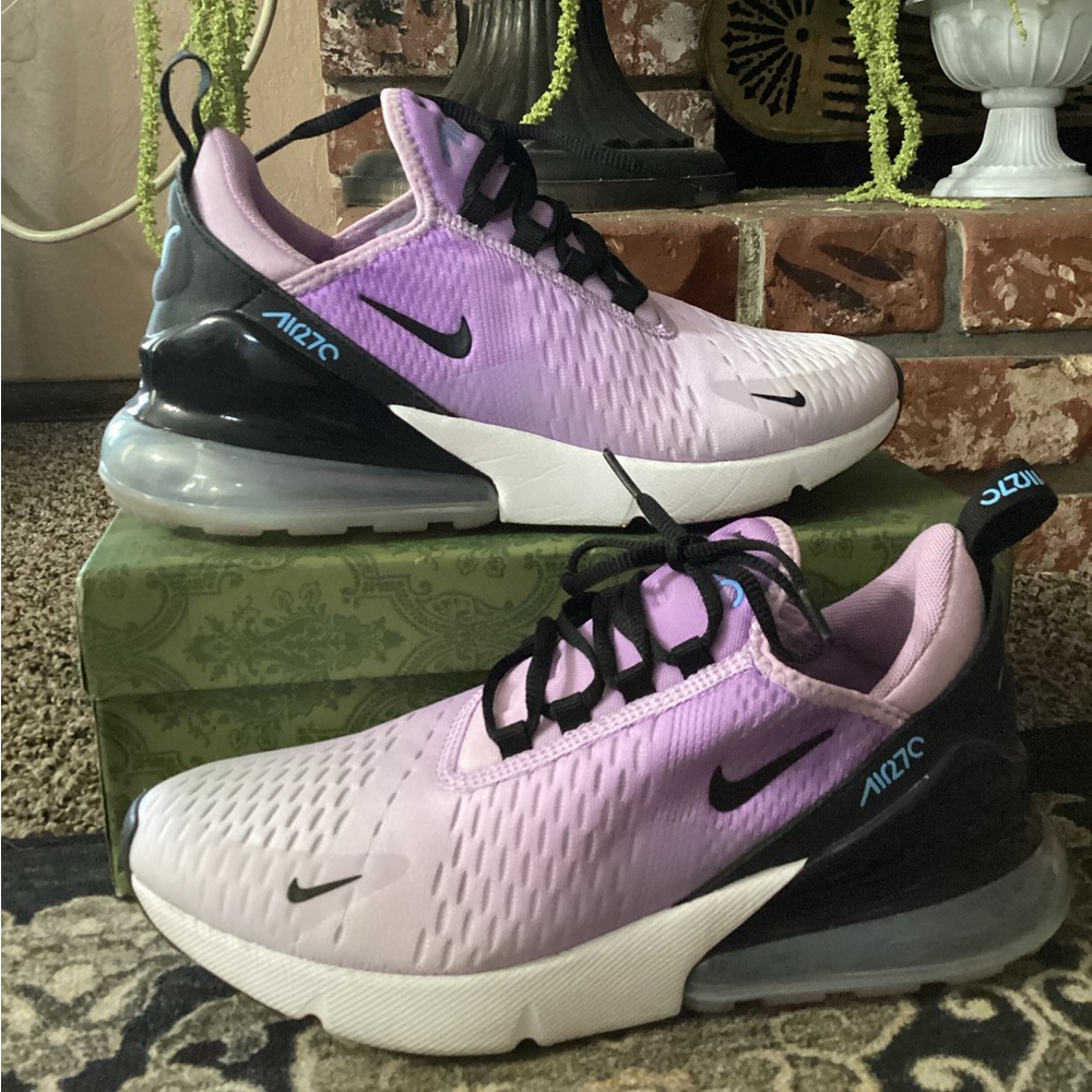 Nike Women's Lavender air max 270
